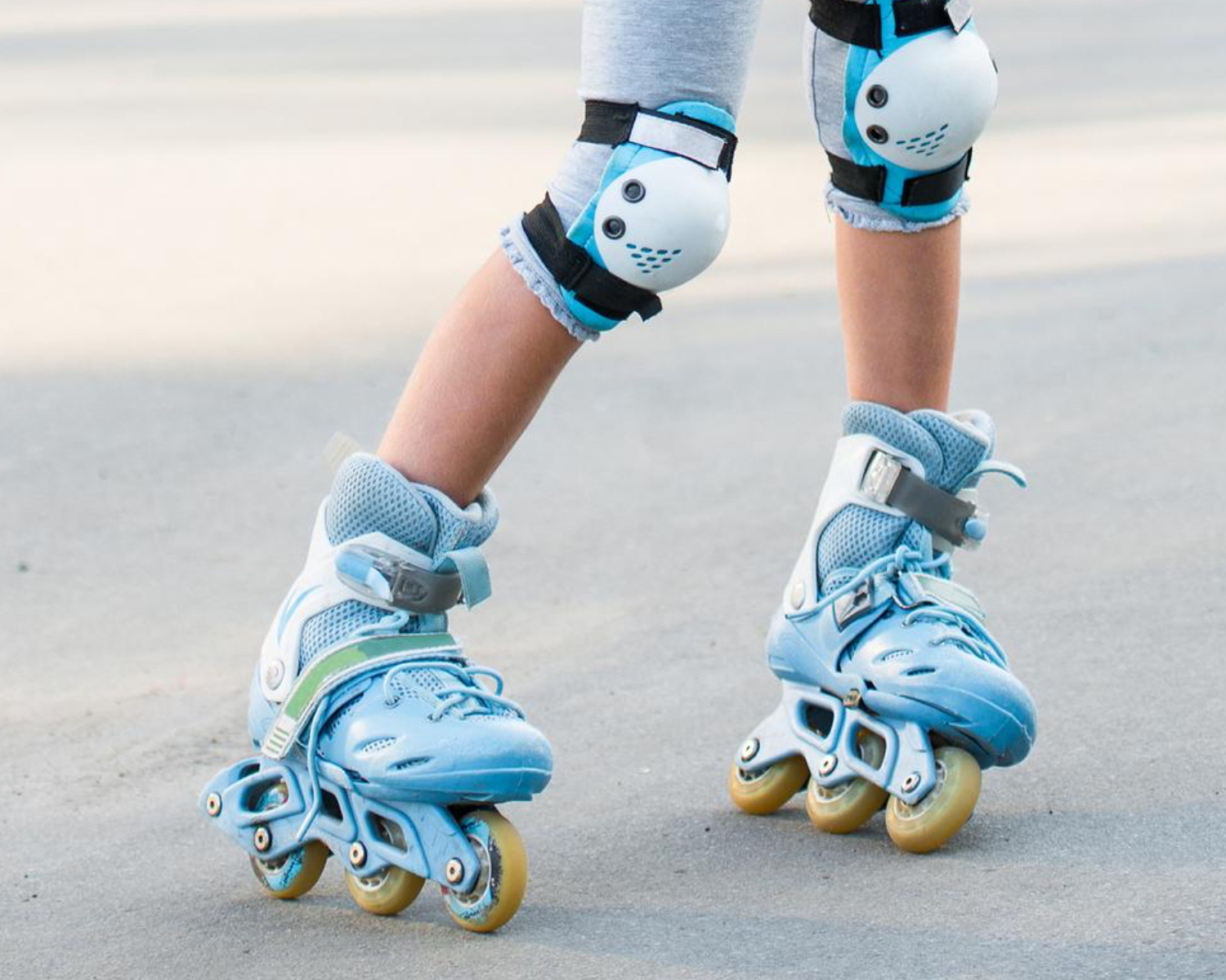 SKATING 